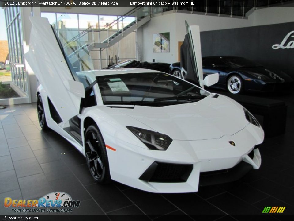 Scissor doors open 2012 Aventador