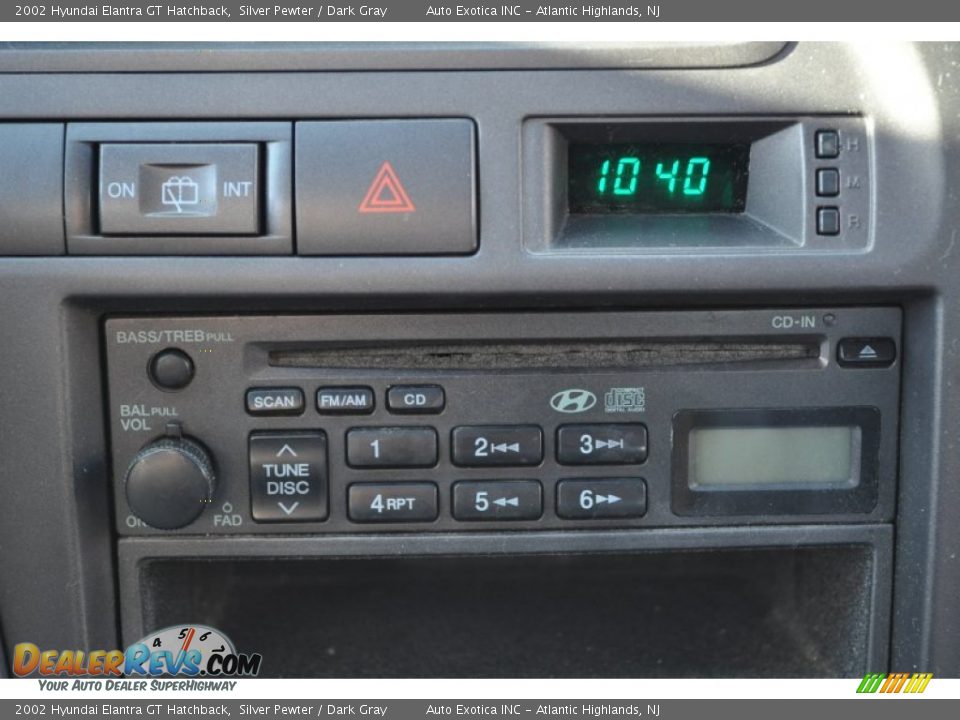 2002 Hyundai Elantra GT Hatchback Silver Pewter / Dark Gray Photo #10