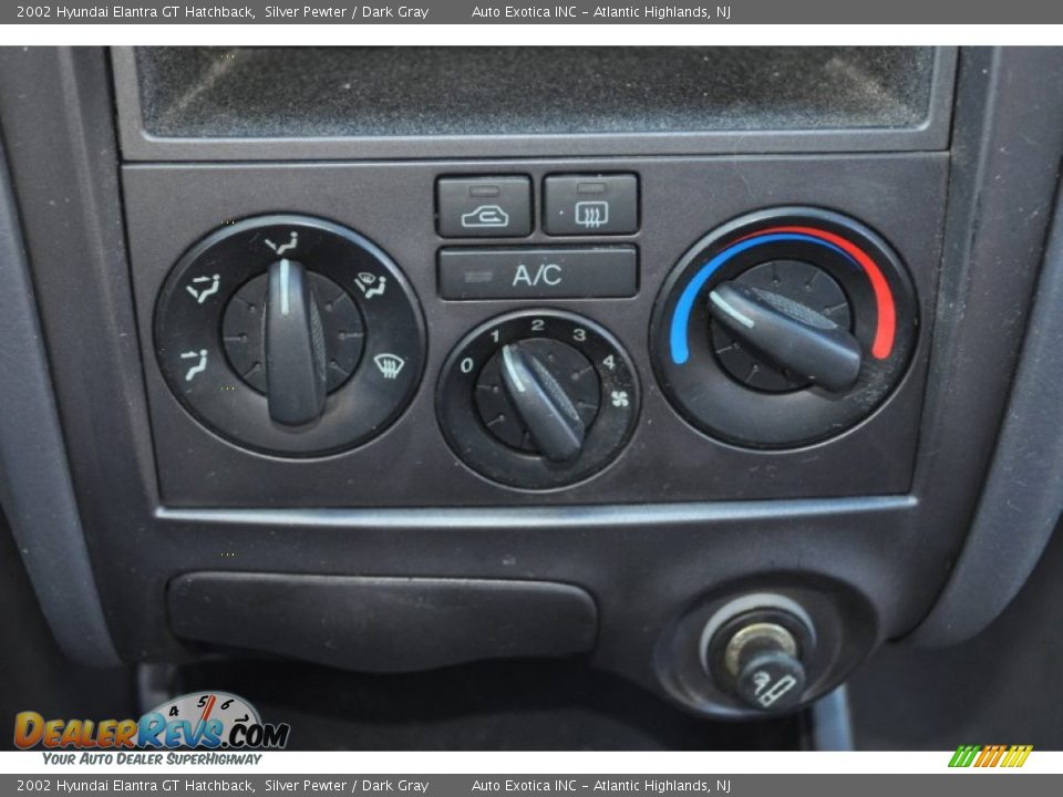 2002 Hyundai Elantra GT Hatchback Silver Pewter / Dark Gray Photo #11
