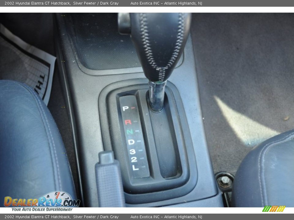 2002 Hyundai Elantra GT Hatchback Silver Pewter / Dark Gray Photo #12