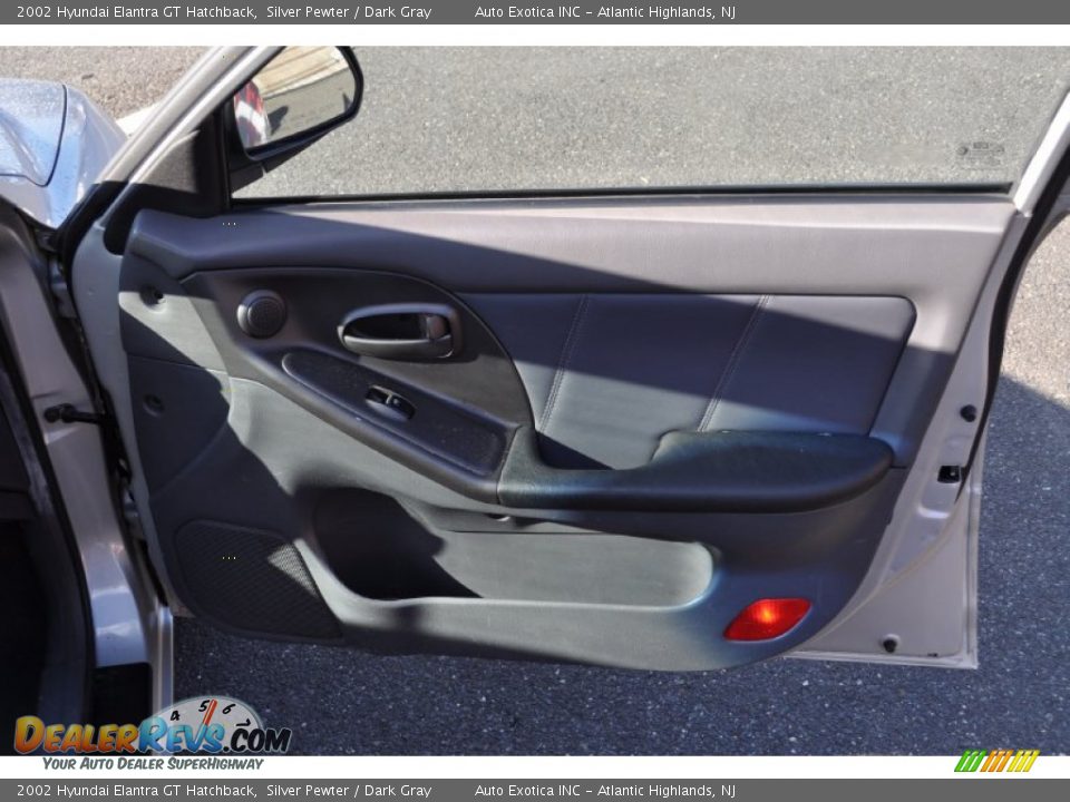 2002 Hyundai Elantra GT Hatchback Silver Pewter / Dark Gray Photo #17
