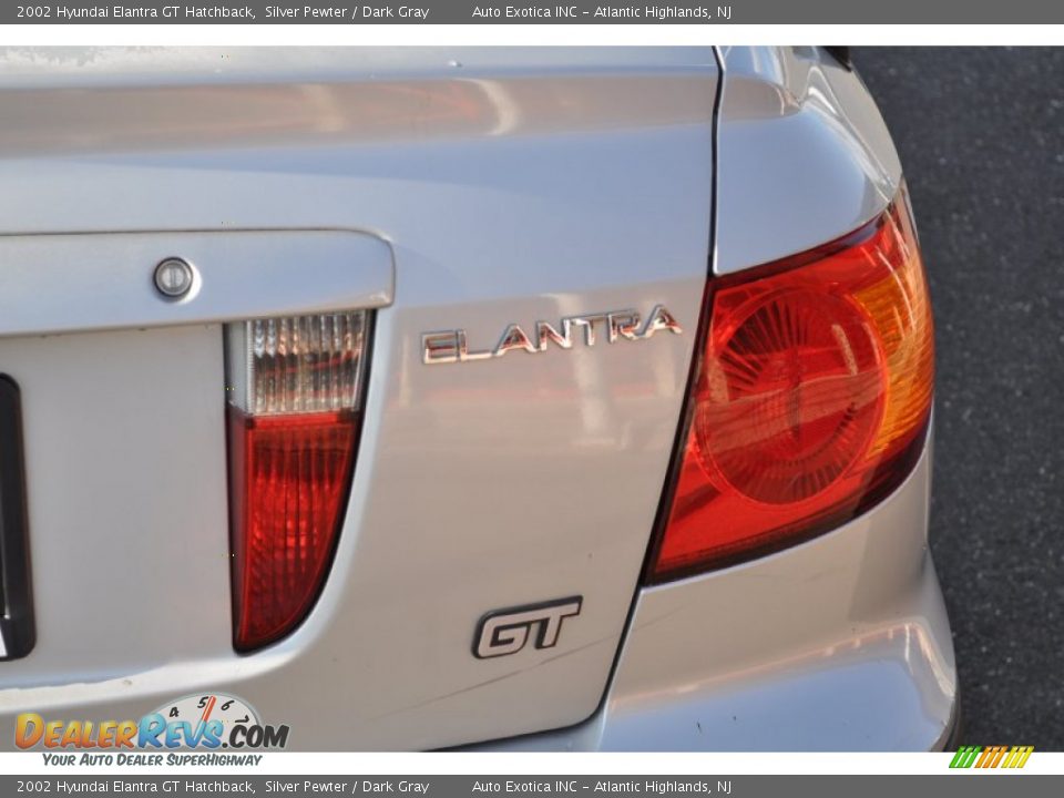 2002 Hyundai Elantra GT Hatchback Silver Pewter / Dark Gray Photo #24