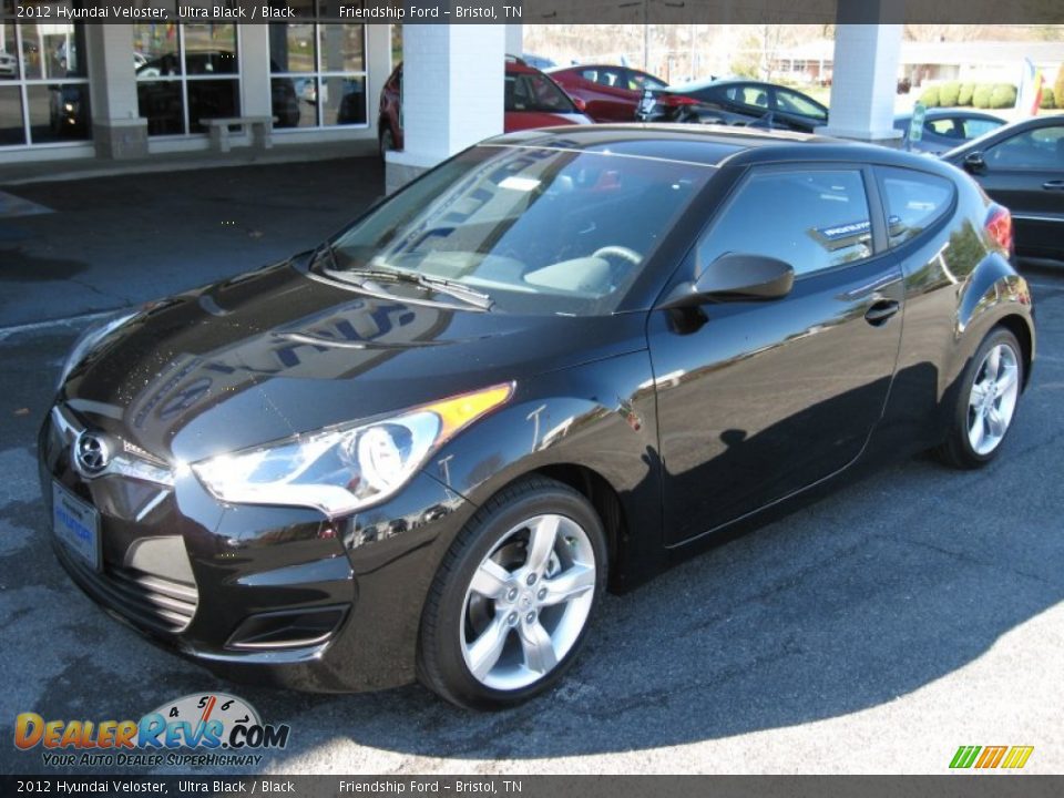Front 3/4 View of 2012 Hyundai Veloster  Photo #2