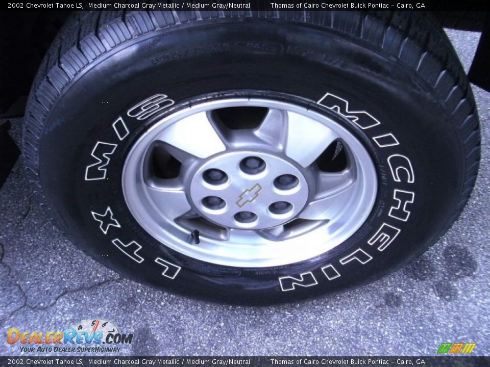 2002 Chevrolet Tahoe LS Wheel Photo #6