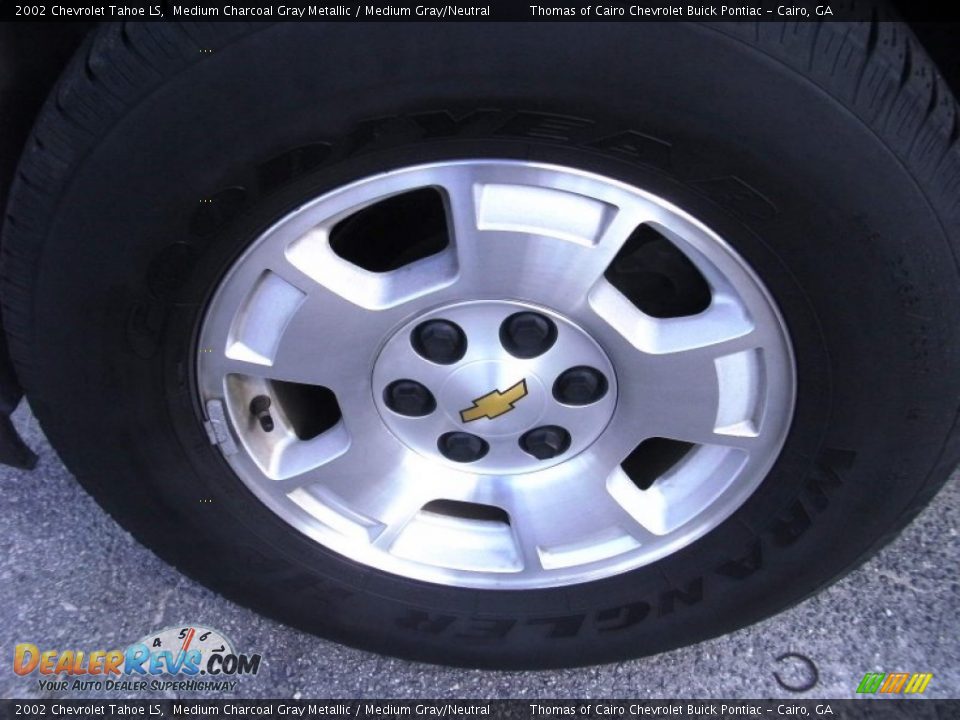 2002 Chevrolet Tahoe LS Wheel Photo #9