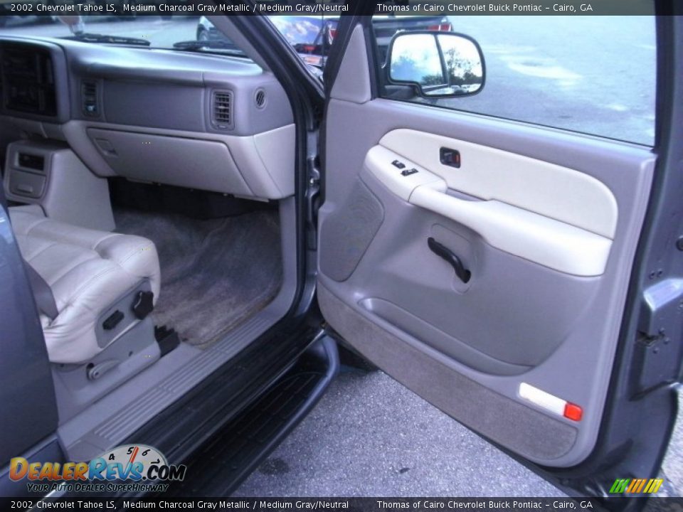 2002 Chevrolet Tahoe LS Medium Charcoal Gray Metallic / Medium Gray/Neutral Photo #17