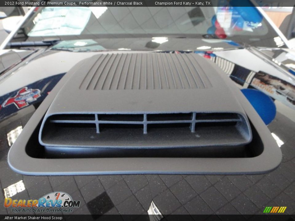 After Market Shaker Hood Scoop - 2012 Ford Mustang