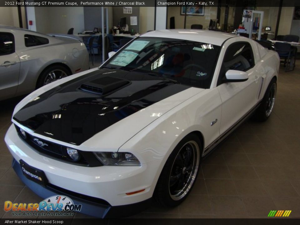 After Market Shaker Hood Scoop - 2012 Ford Mustang