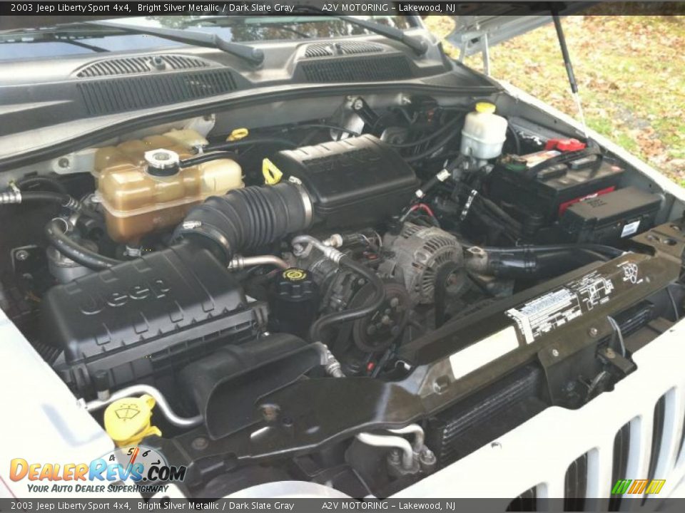 2003 Jeep Liberty Sport 4x4 Bright Silver Metallic / Dark Slate Gray Photo #34