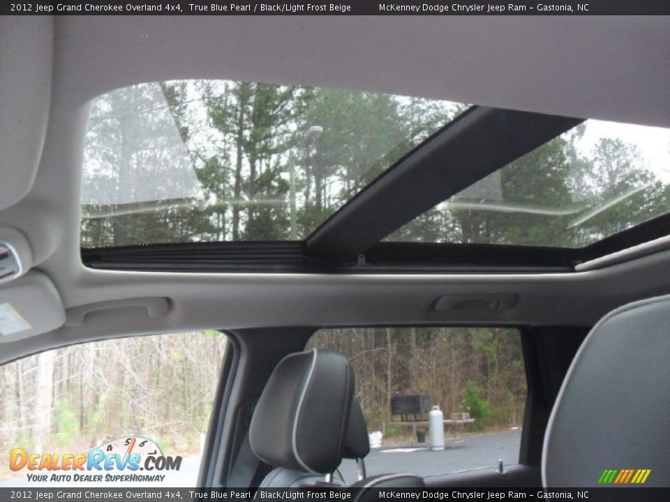 2012 Jeep Grand Cherokee Overland 4x4 True Blue Pearl / Black/Light Frost Beige Photo #15