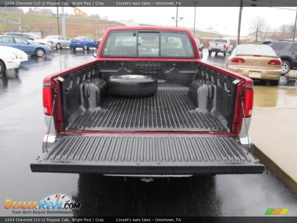 1994 Chevrolet S10 LS Regular Cab Bright Red / Gray Photo #12