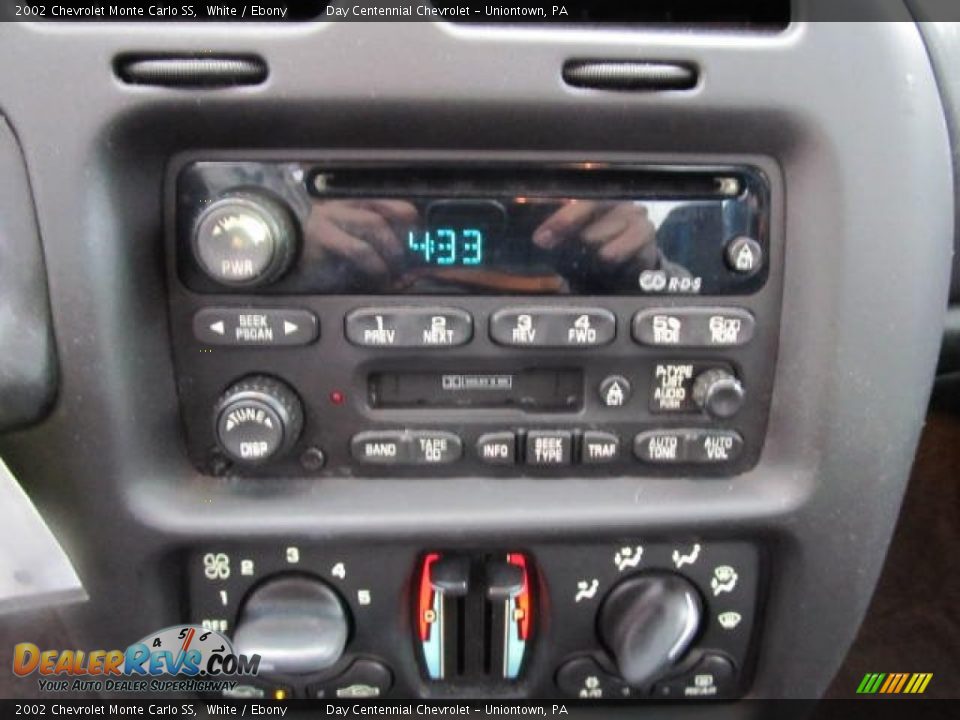 2002 Chevrolet Monte Carlo SS White / Ebony Photo #11
