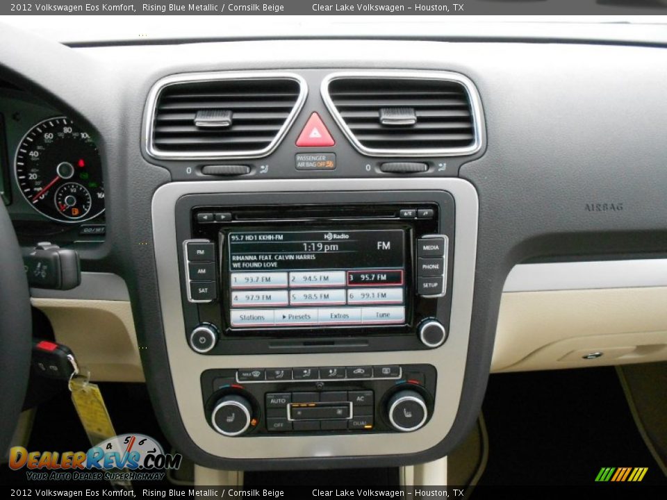 2012 Volkswagen Eos Komfort Rising Blue Metallic / Cornsilk Beige Photo #17