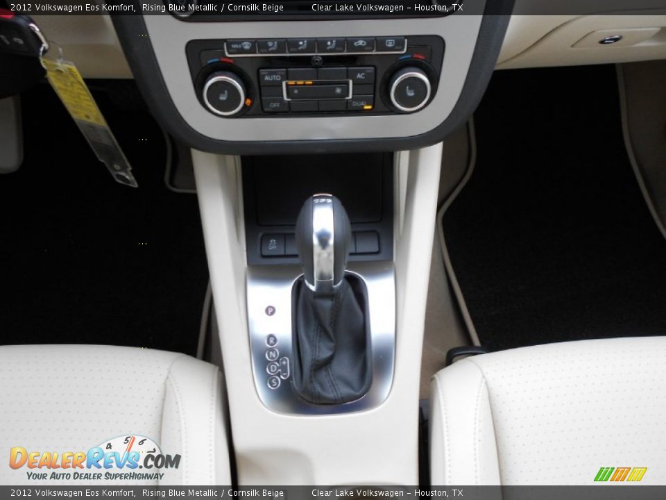 2012 Volkswagen Eos Komfort Rising Blue Metallic / Cornsilk Beige Photo #18