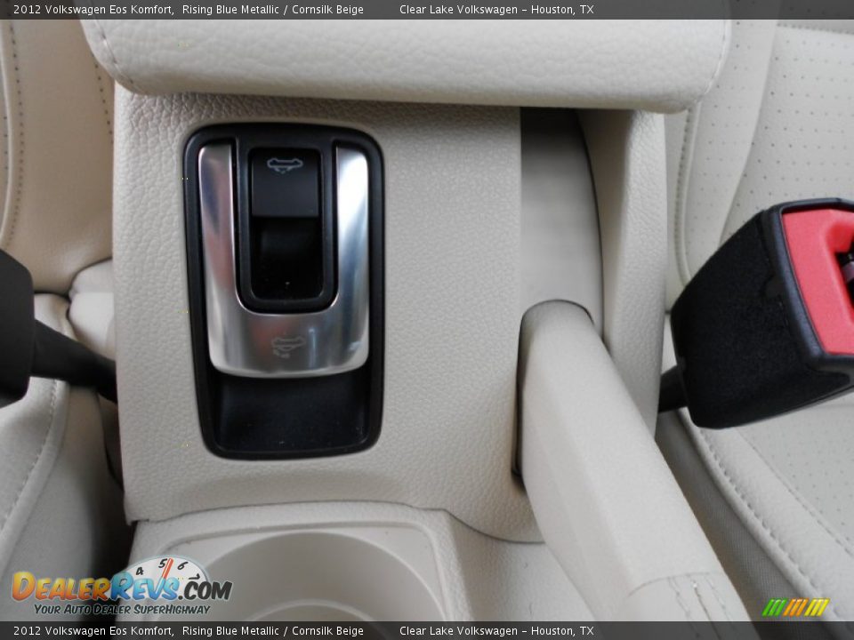 2012 Volkswagen Eos Komfort Rising Blue Metallic / Cornsilk Beige Photo #20