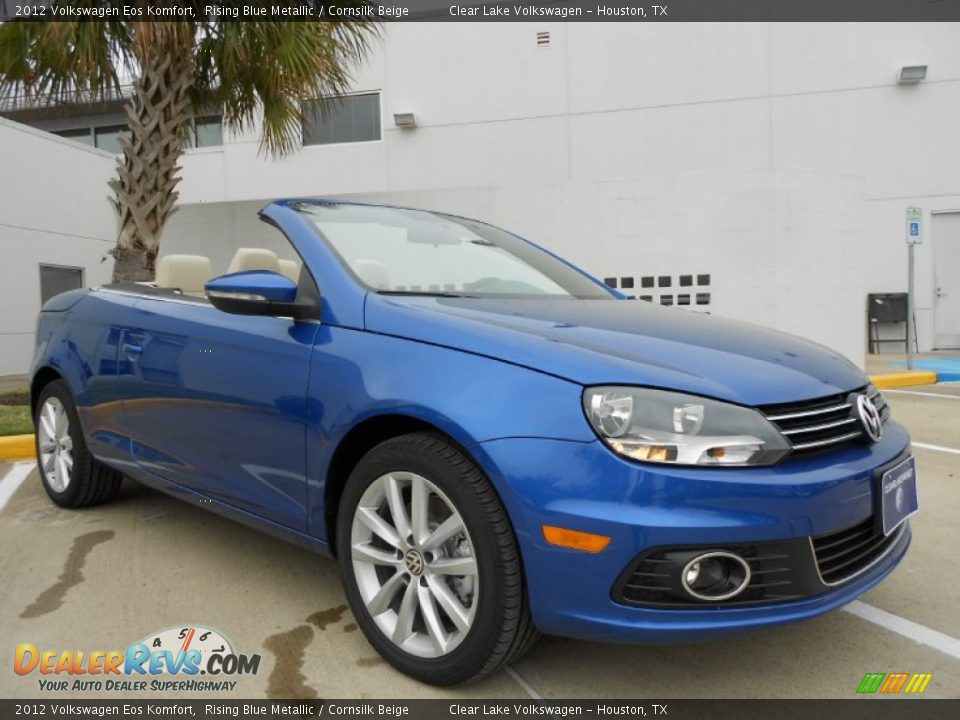 Front 3/4 View of 2012 Volkswagen Eos Komfort Photo #24