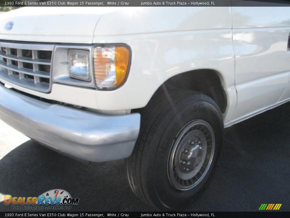 1993 Ford E Series Van E350 Club Wagon 15 Passenger White / Gray Photo #4