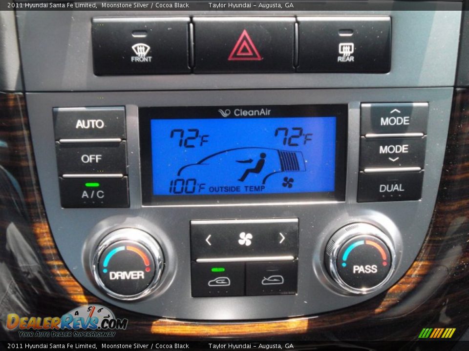 Controls of 2011 Hyundai Santa Fe Limited Photo #27