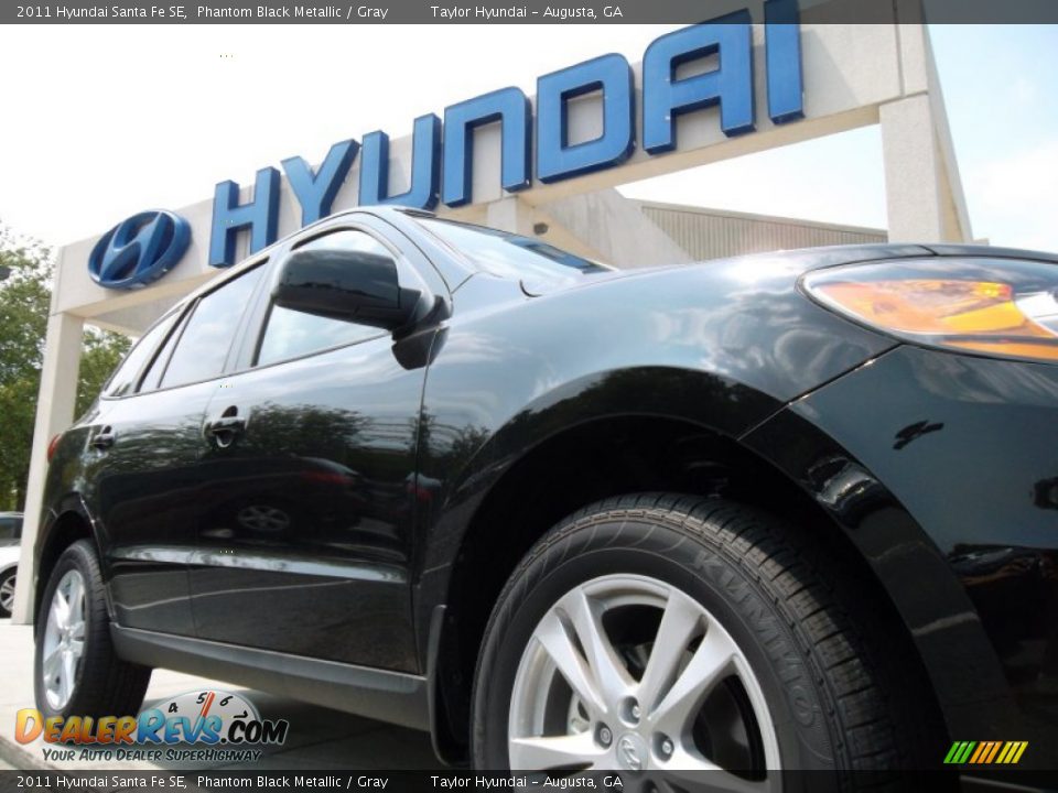2011 Hyundai Santa Fe SE Phantom Black Metallic / Gray Photo #1