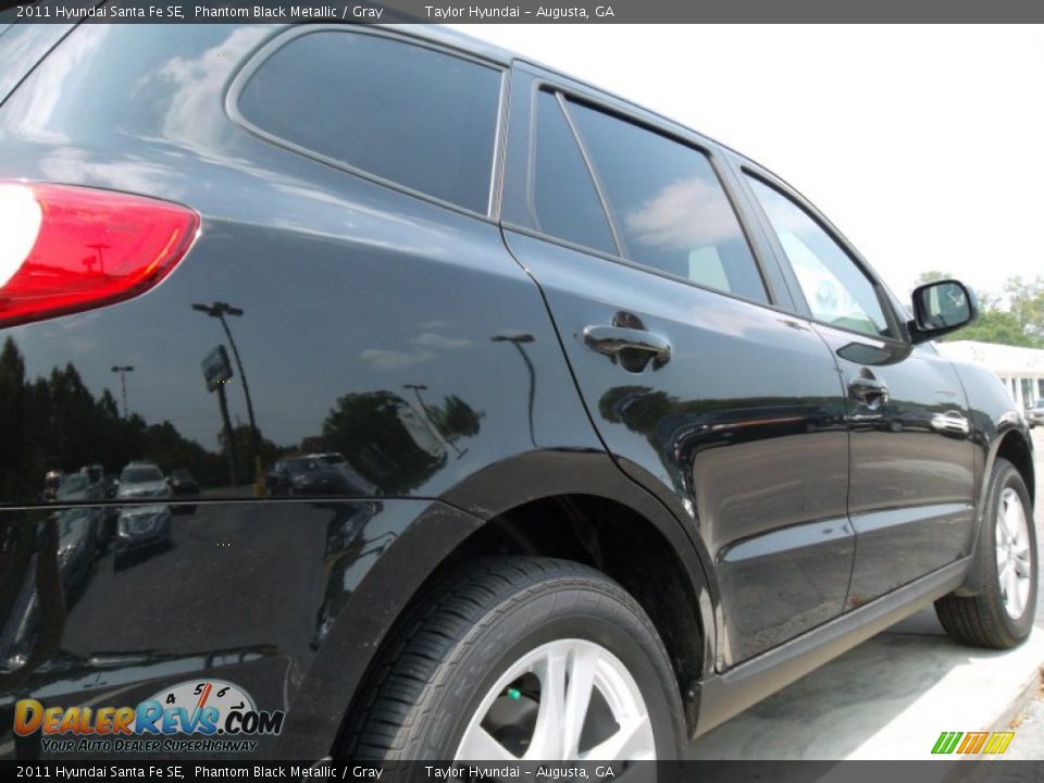 2011 Hyundai Santa Fe SE Phantom Black Metallic / Gray Photo #2