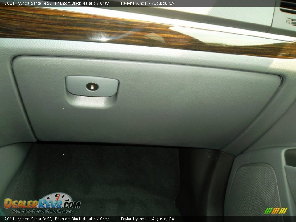 2011 Hyundai Santa Fe SE Phantom Black Metallic / Gray Photo #17