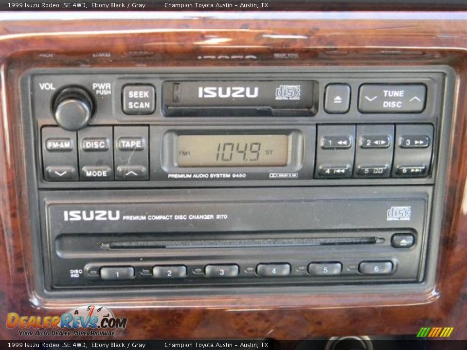 Audio System of 1999 Isuzu Rodeo LSE 4WD Photo #16