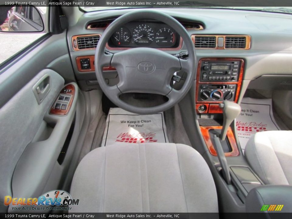 1999 Toyota Camry LE Antique Sage Pearl / Gray Photo #20