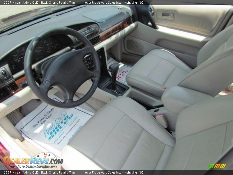 1997 Nissan Altima GLE Black Cherry Pearl / Tan Photo #16