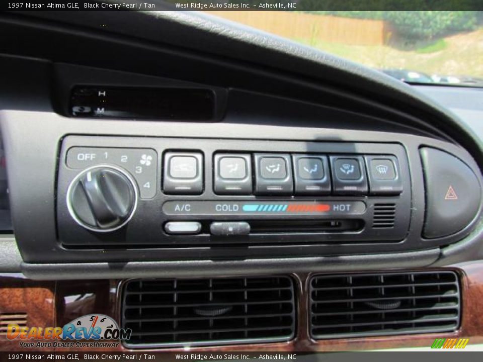 1997 Nissan Altima GLE Black Cherry Pearl / Tan Photo #19