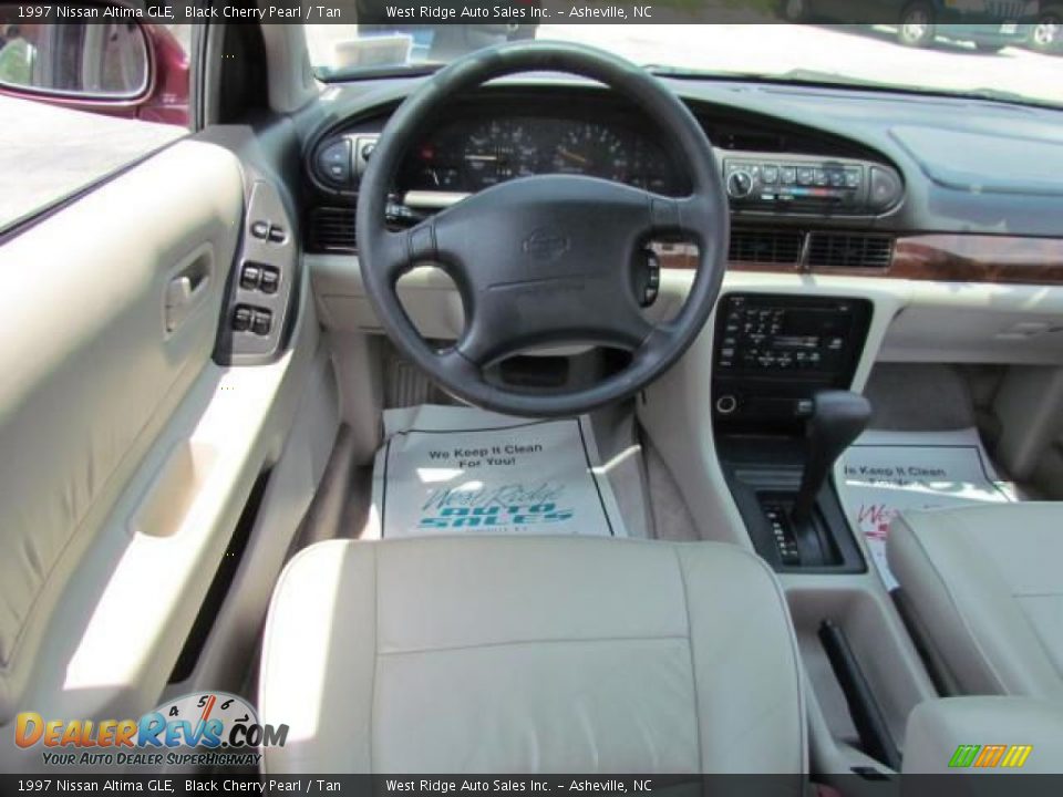 1997 Nissan Altima GLE Black Cherry Pearl / Tan Photo #22