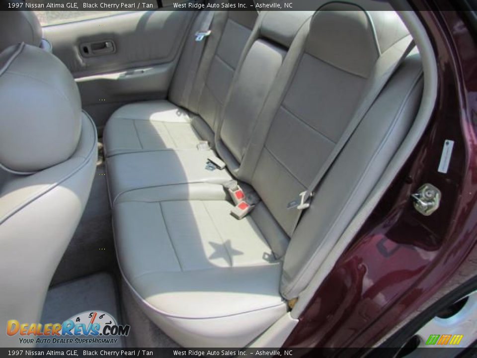 1997 Nissan Altima GLE Black Cherry Pearl / Tan Photo #23