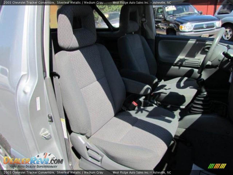 2003 Chevrolet Tracker Convertible Silverleaf Metallic / Medium Gray Photo #22