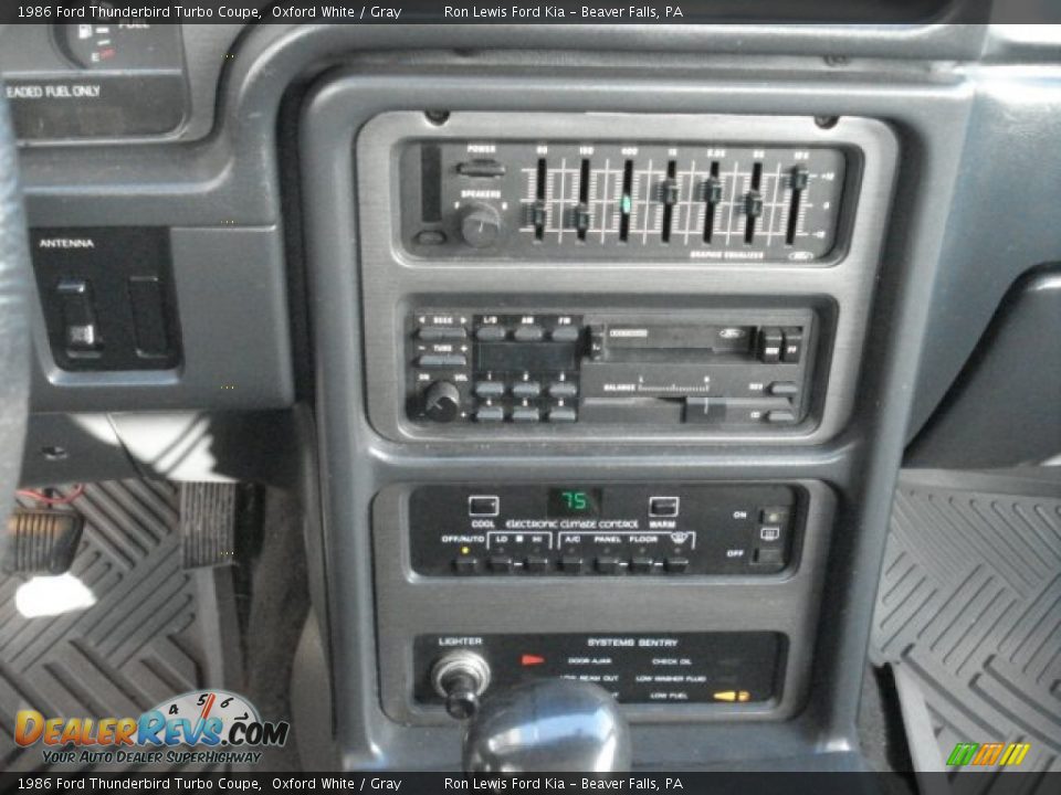 Controls of 1986 Ford Thunderbird Turbo Coupe Photo #22