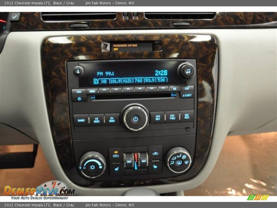 Controls of 2012 Chevrolet Impala LTZ Photo #17