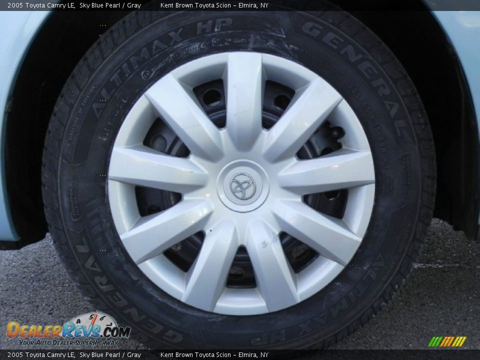 2005 Toyota Camry LE Sky Blue Pearl / Gray Photo #10