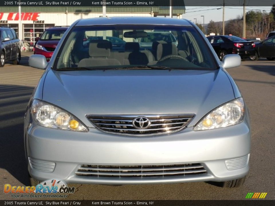 2005 Toyota Camry LE Sky Blue Pearl / Gray Photo #13