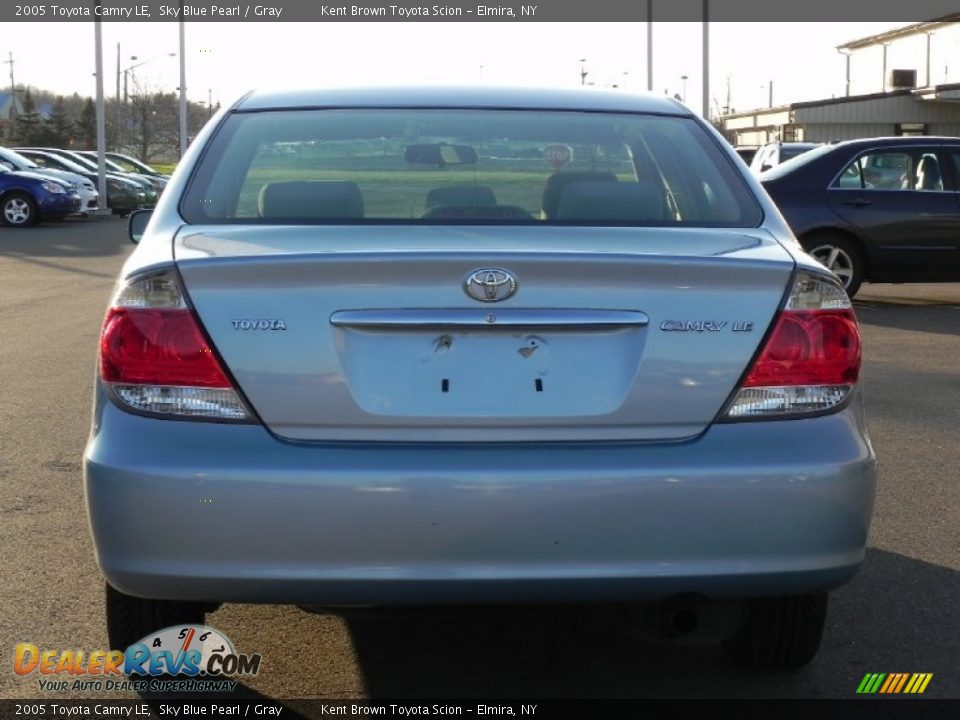 2005 Toyota Camry LE Sky Blue Pearl / Gray Photo #14
