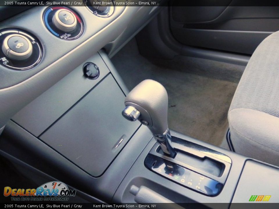 2005 Toyota Camry LE Sky Blue Pearl / Gray Photo #17