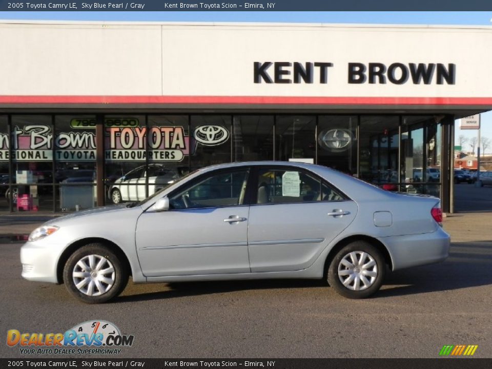 2005 Toyota Camry LE Sky Blue Pearl / Gray Photo #18