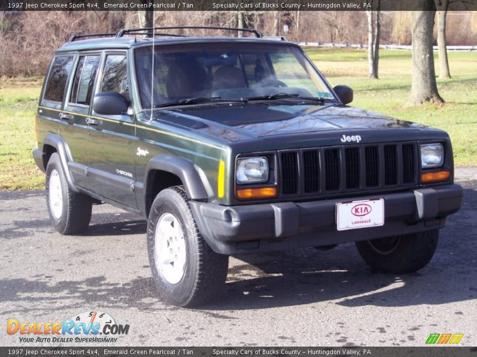 1997 Jeep Cherokee Sport 4x4 Emerald Green Pearlcoat / Tan Photo #10