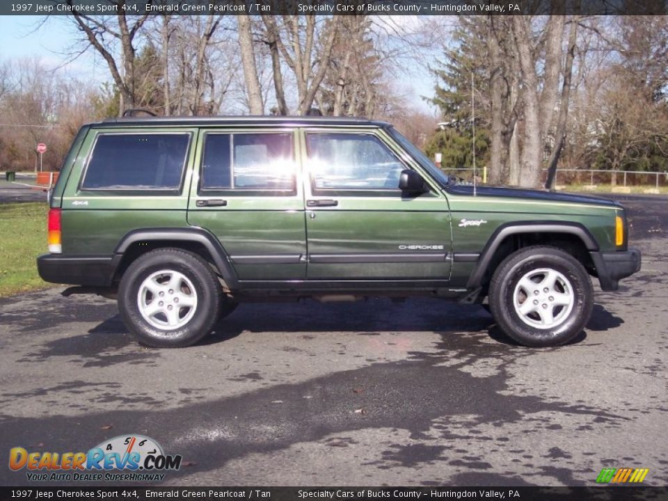 1997 Jeep Cherokee Sport 4x4 Emerald Green Pearlcoat / Tan Photo #12