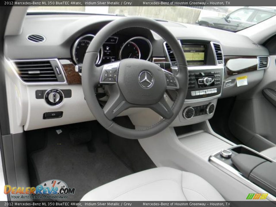 Dashboard of 2012 Mercedes-Benz ML 350 BlueTEC 4Matic Photo #12