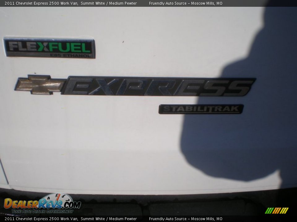 2011 Chevrolet Express 2500 Work Van Summit White / Medium Pewter Photo #7