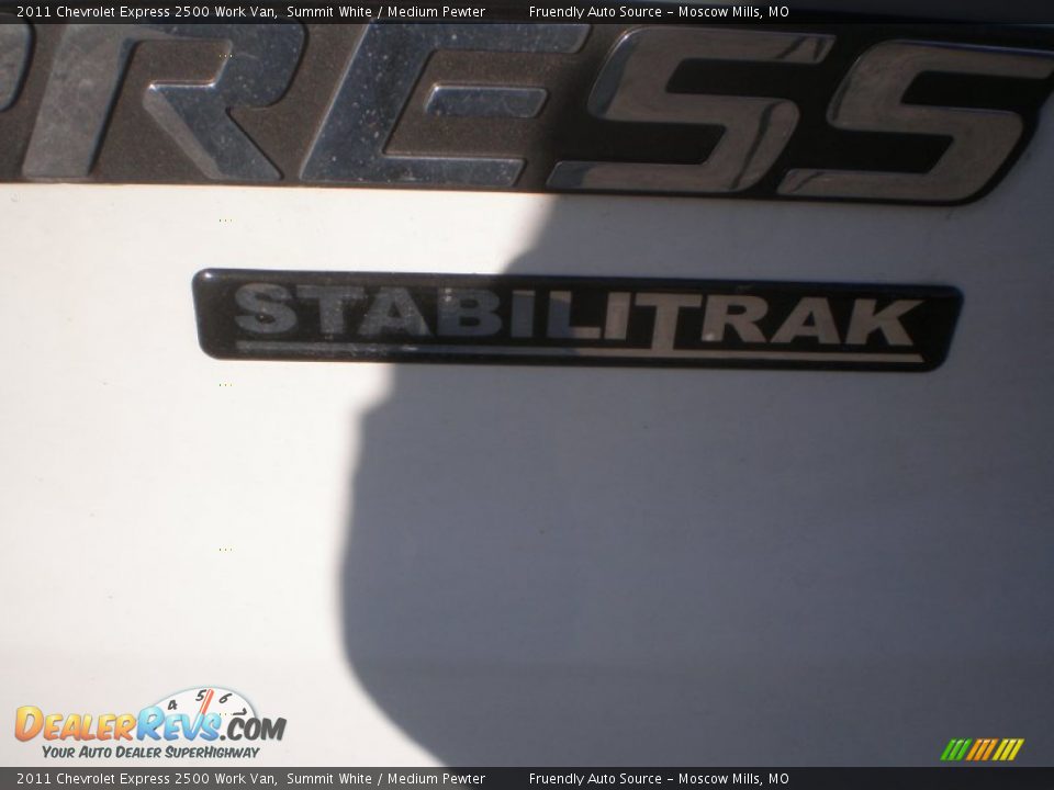 2011 Chevrolet Express 2500 Work Van Summit White / Medium Pewter Photo #8