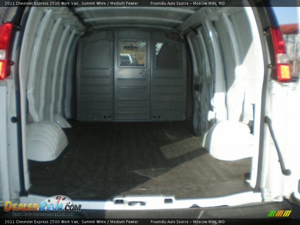 2011 Chevrolet Express 2500 Work Van Summit White / Medium Pewter Photo #10