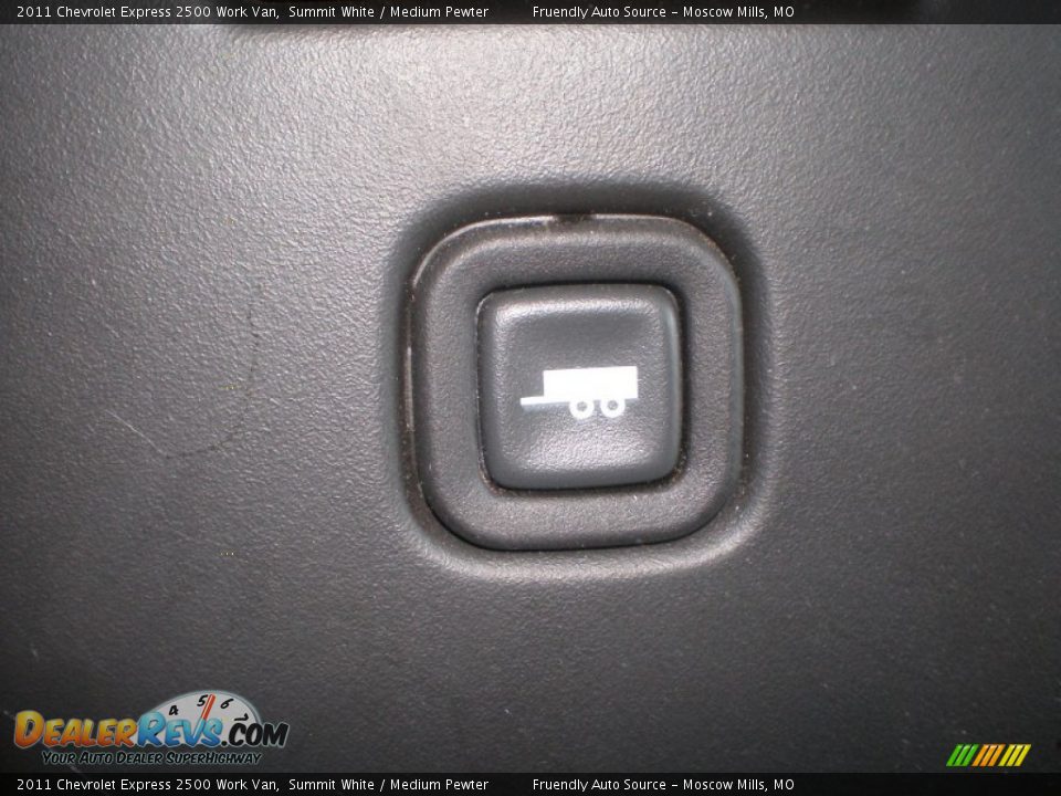 2011 Chevrolet Express 2500 Work Van Summit White / Medium Pewter Photo #17
