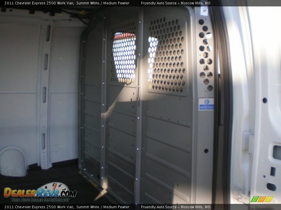 2011 Chevrolet Express 2500 Work Van Summit White / Medium Pewter Photo #23