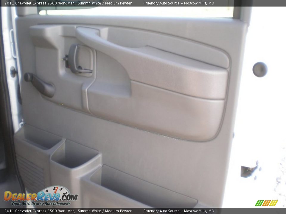 2011 Chevrolet Express 2500 Work Van Summit White / Medium Pewter Photo #26