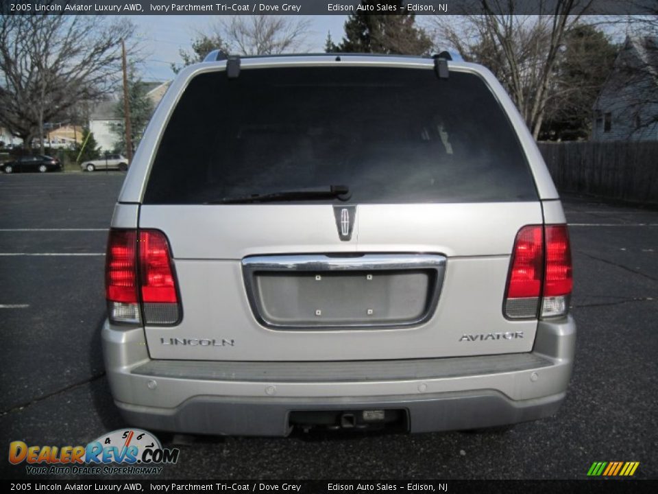 2005 Lincoln Aviator Luxury AWD Ivory Parchment Tri-Coat / Dove Grey Photo #6