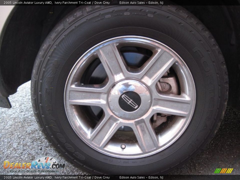 2005 Lincoln Aviator Luxury AWD Ivory Parchment Tri-Coat / Dove Grey Photo #34